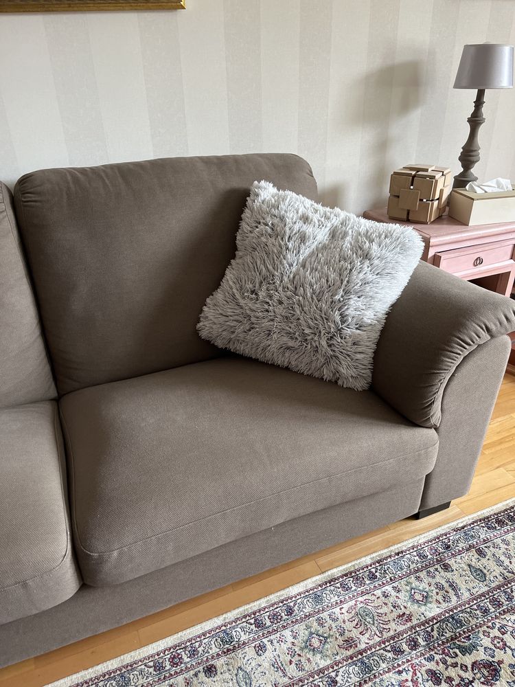 Sofa nierozkladana trzyosobowa Ikea w bardzo dobrym stanie