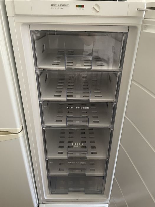 Морозильна камера SNAIGE Ice logic