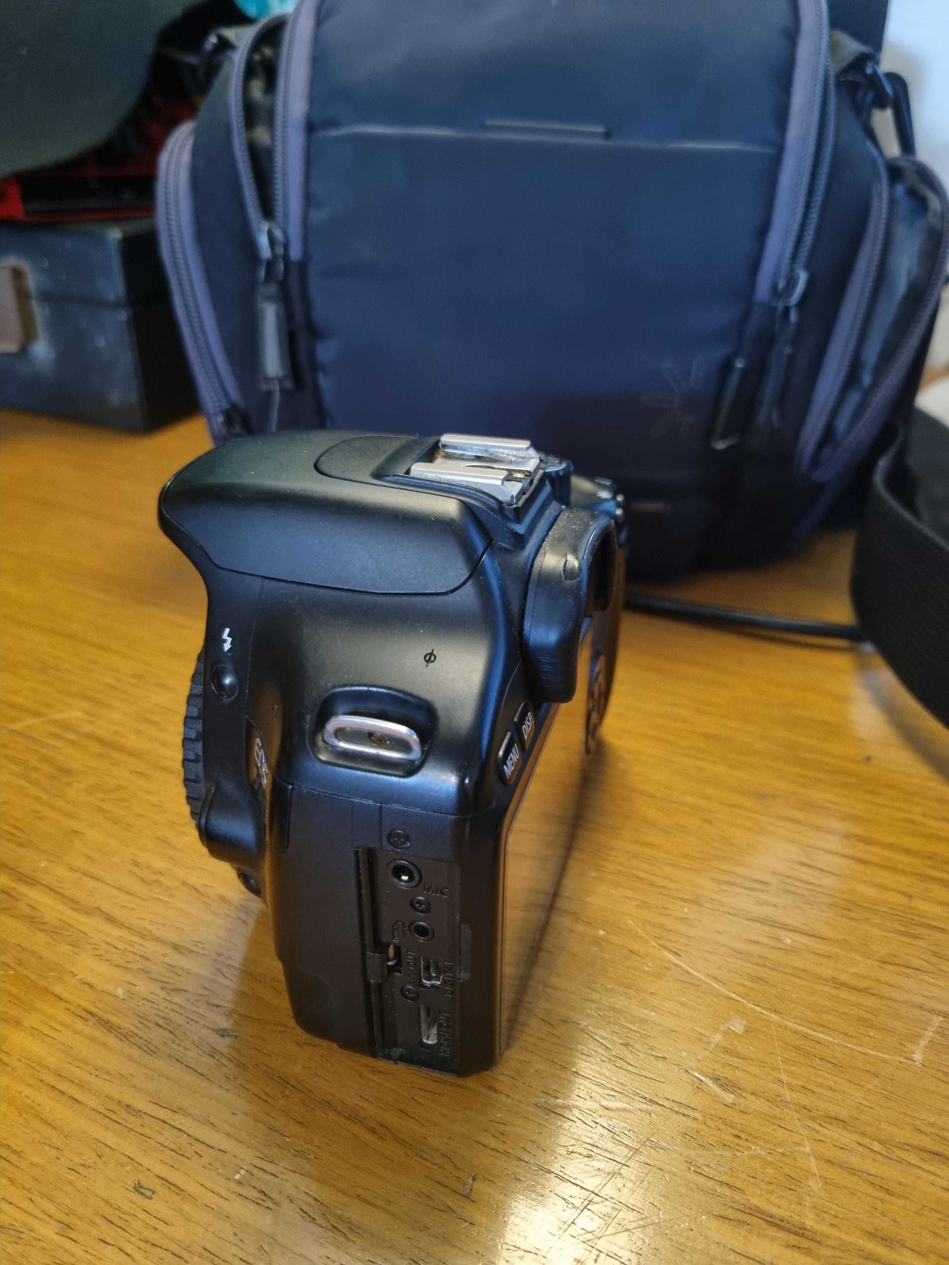 Vendo Canon 550D + objetiva, saco, SD card32g + bateria