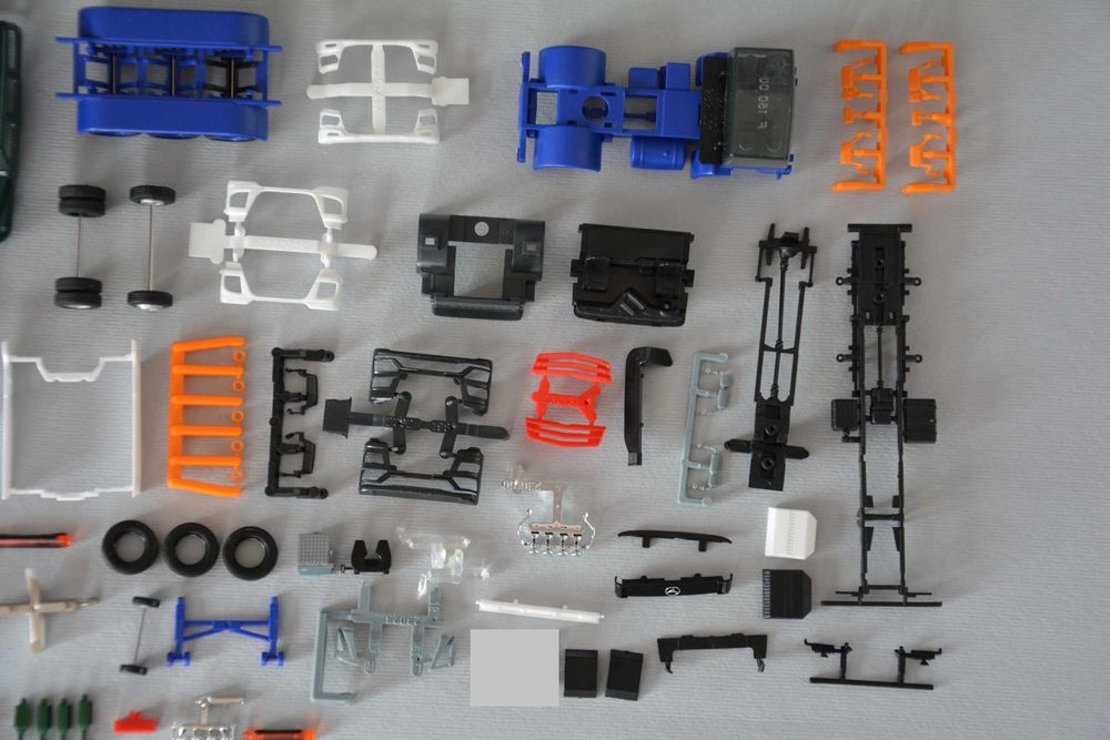 1:87 (H0) Herpa/AWM - Zestaw części i dodatków - worek części