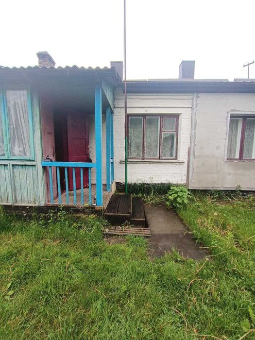 Продам 1-кімнатну квартиру на землі у с. Любомирка (25 км від Рівного)