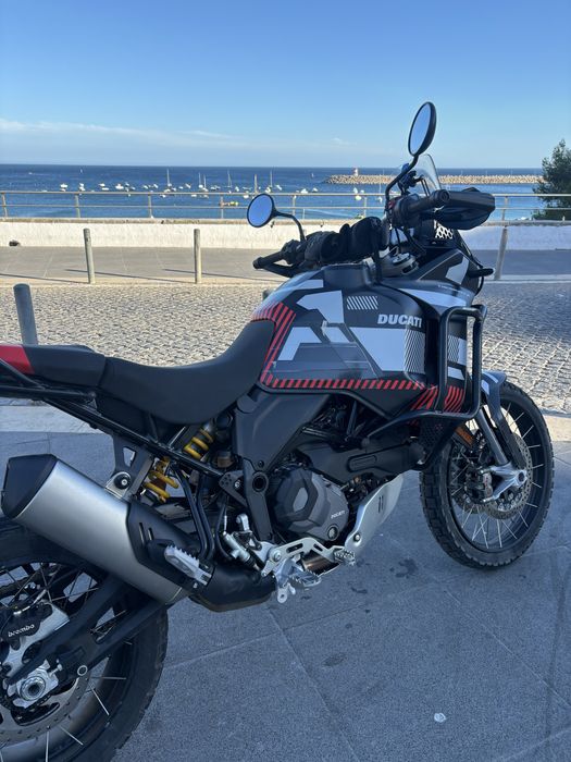 Ducati Desert X (Grey)