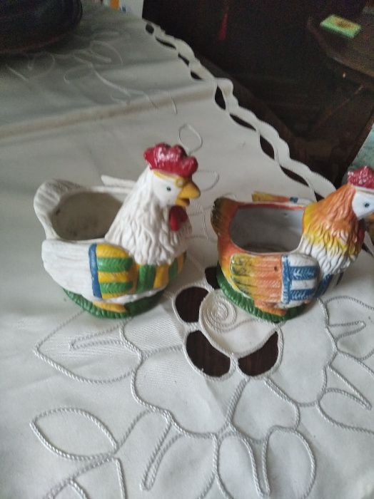 Kolorowe kurki pojemniki.