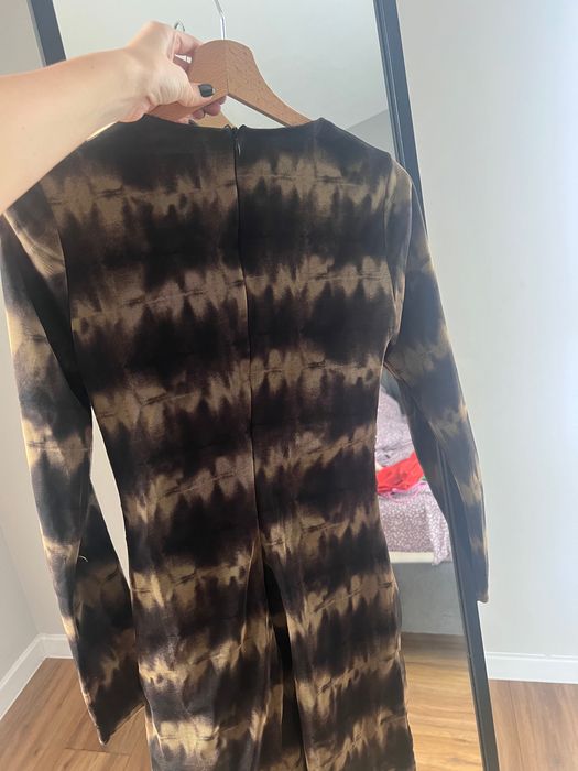 Цікава сукня zara з декором