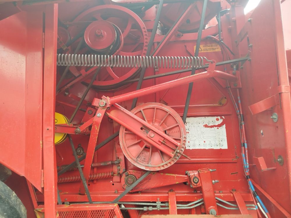 Комбайн зернозбиральний Massey Ferguson 20. Майсей Фергусон 20
