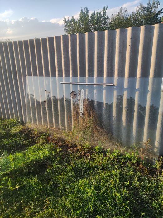 Стеклянная дверь