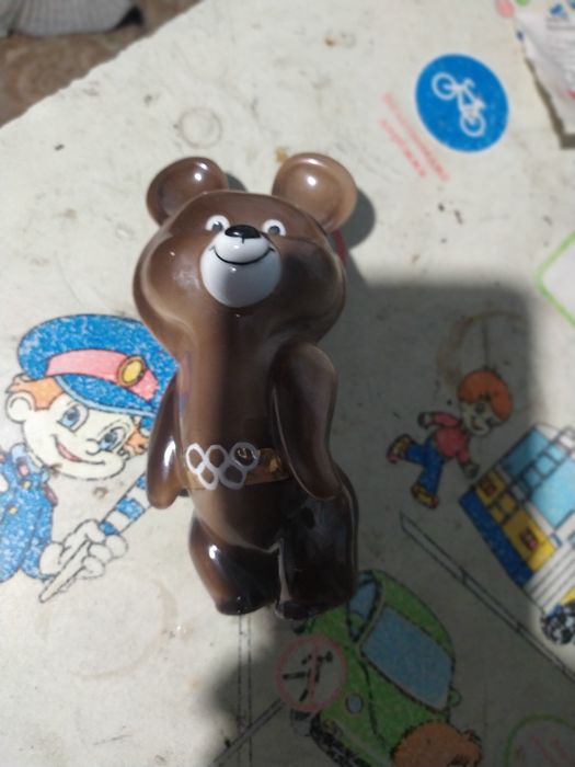 Продам статуетку фарфоровую олімпійський мішка