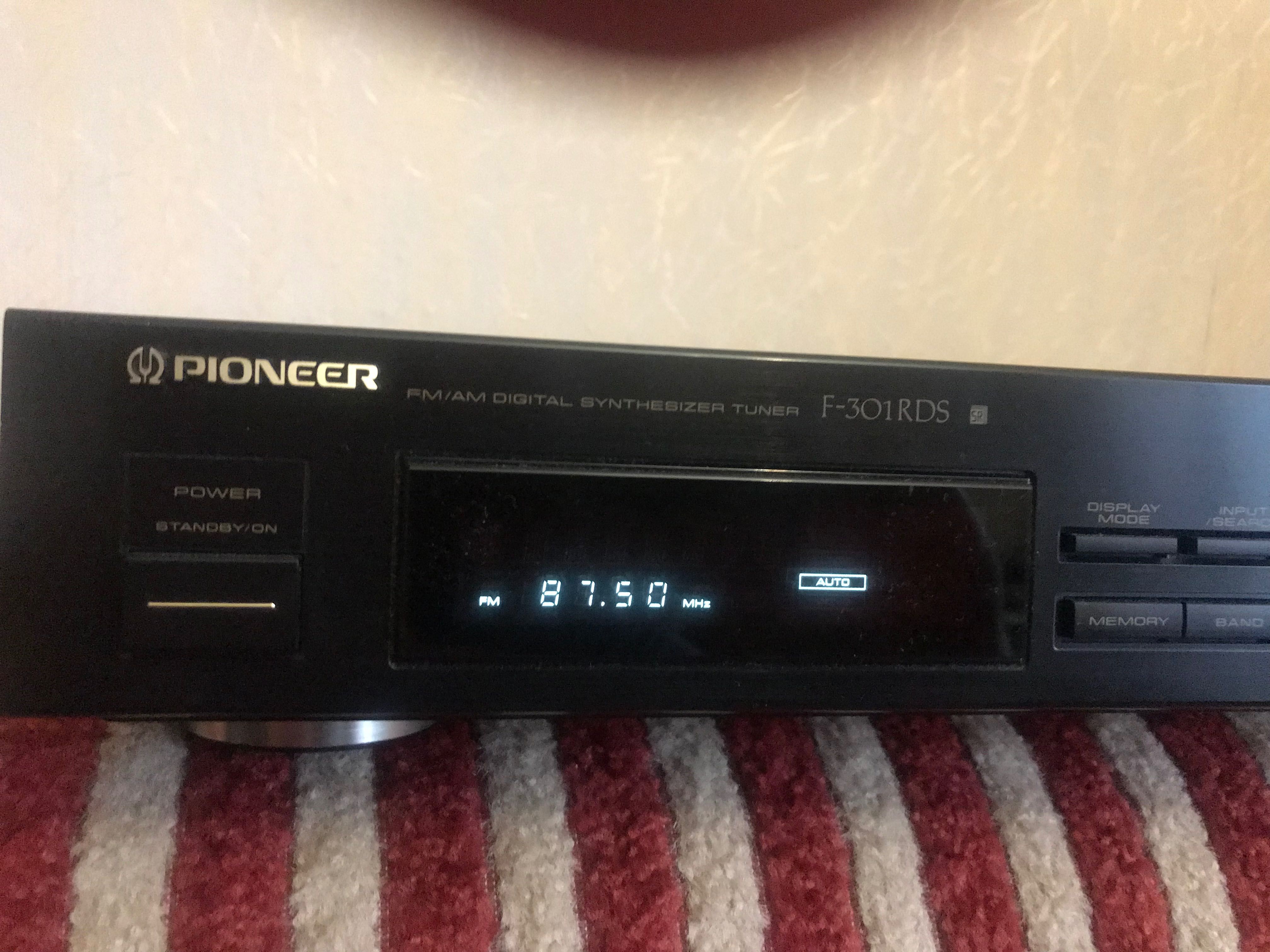 Продаю  тюнер  Pioneer F 301 RDS