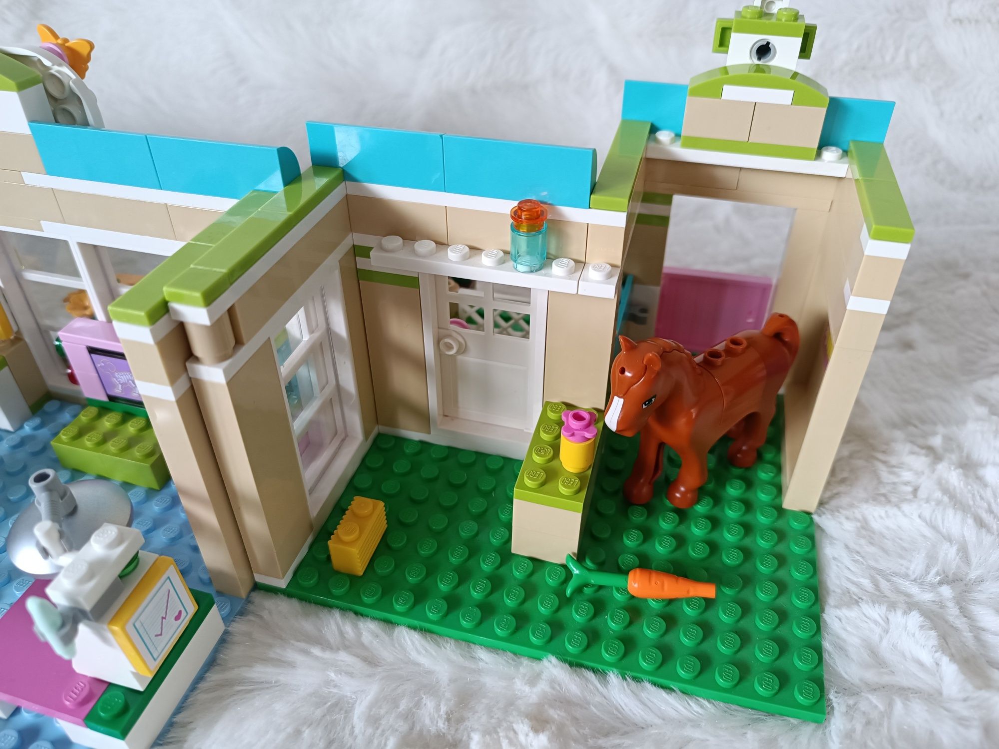 Klocki LEGO friends 3188 Lecznica dla zwierząt figurki zwierzęta