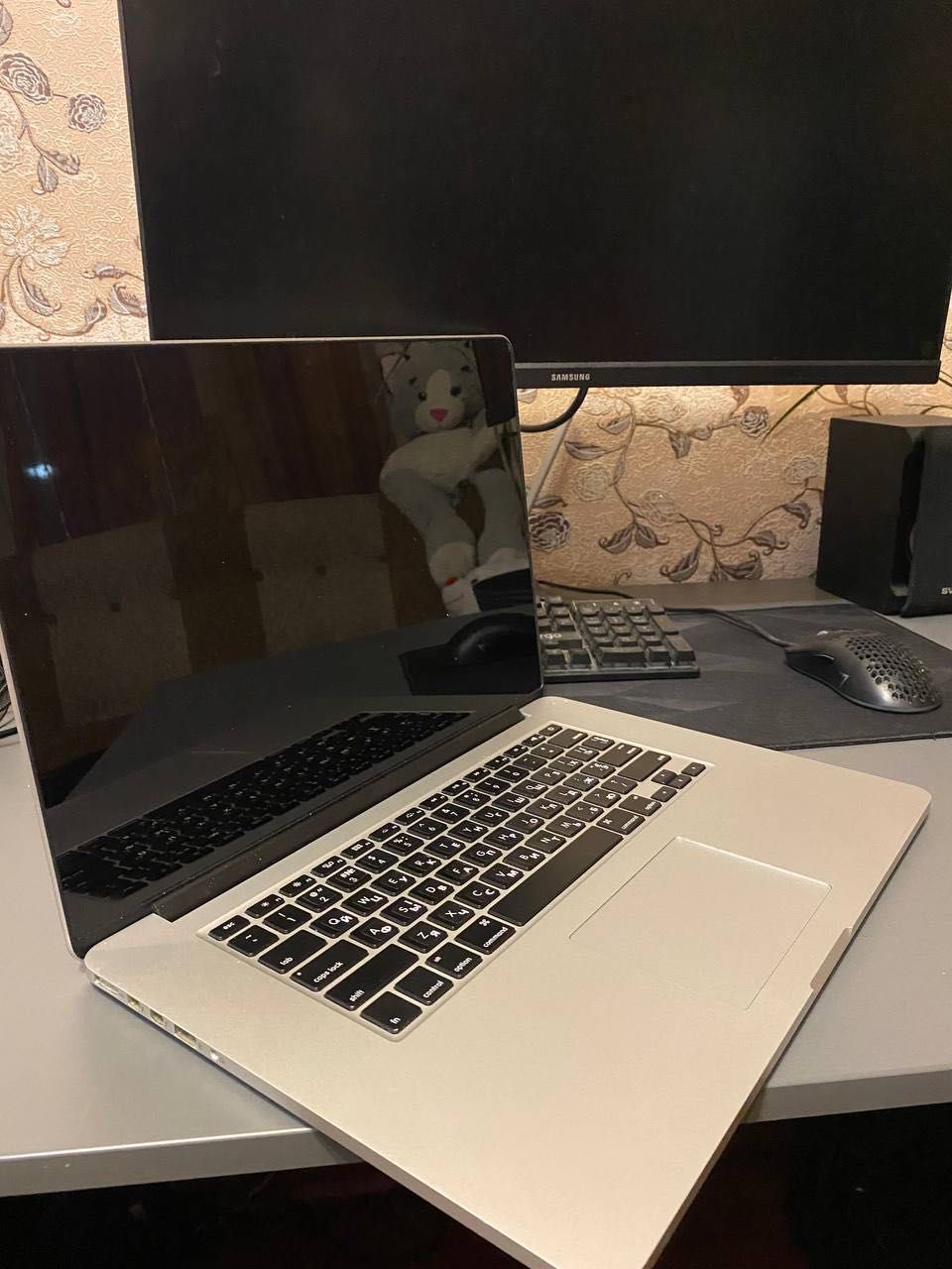 MacBook Pro 15 2015 2.2 i7 16/256 gb