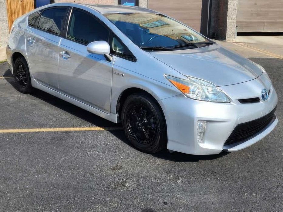 Toyota Prius Four      2013