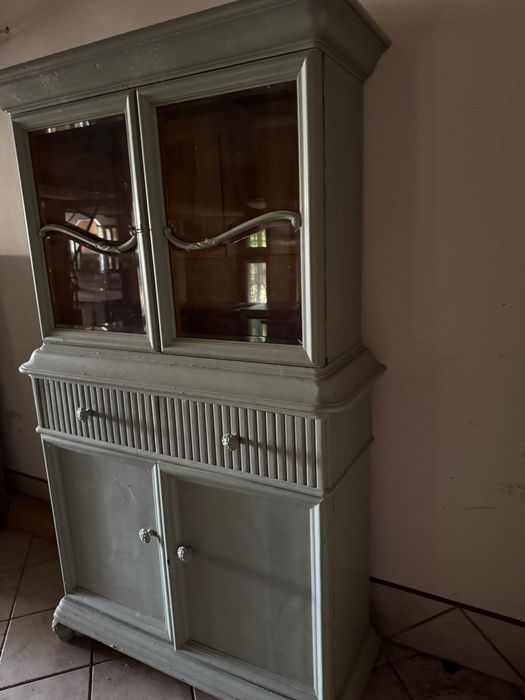 Komoda do kuchni lub jadalni zielona