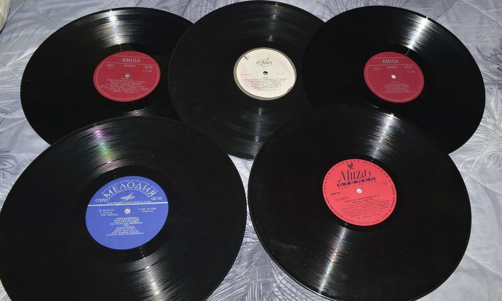 Płyty winylowe bez okładek do Dekoracji- 17 szt=30 zł