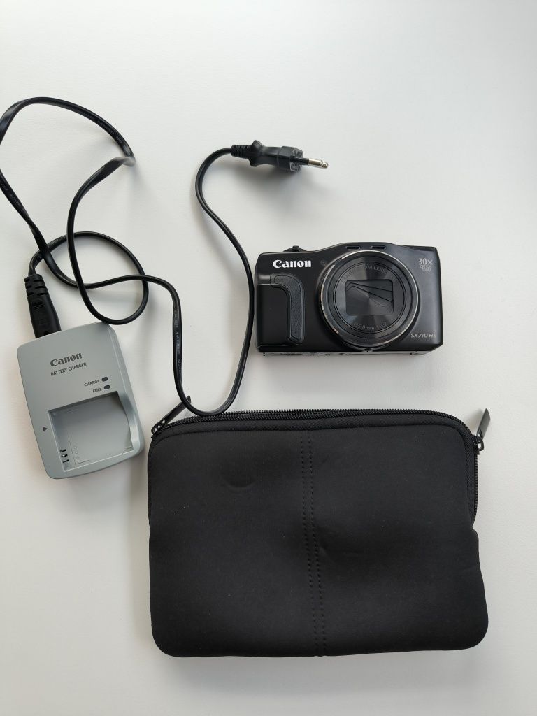 Aparat fotograficzny Canon SX 710 HS
