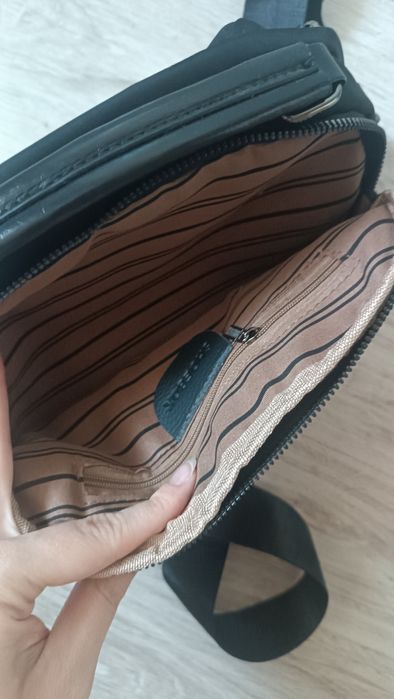 Nylonowa torebka listonoszka