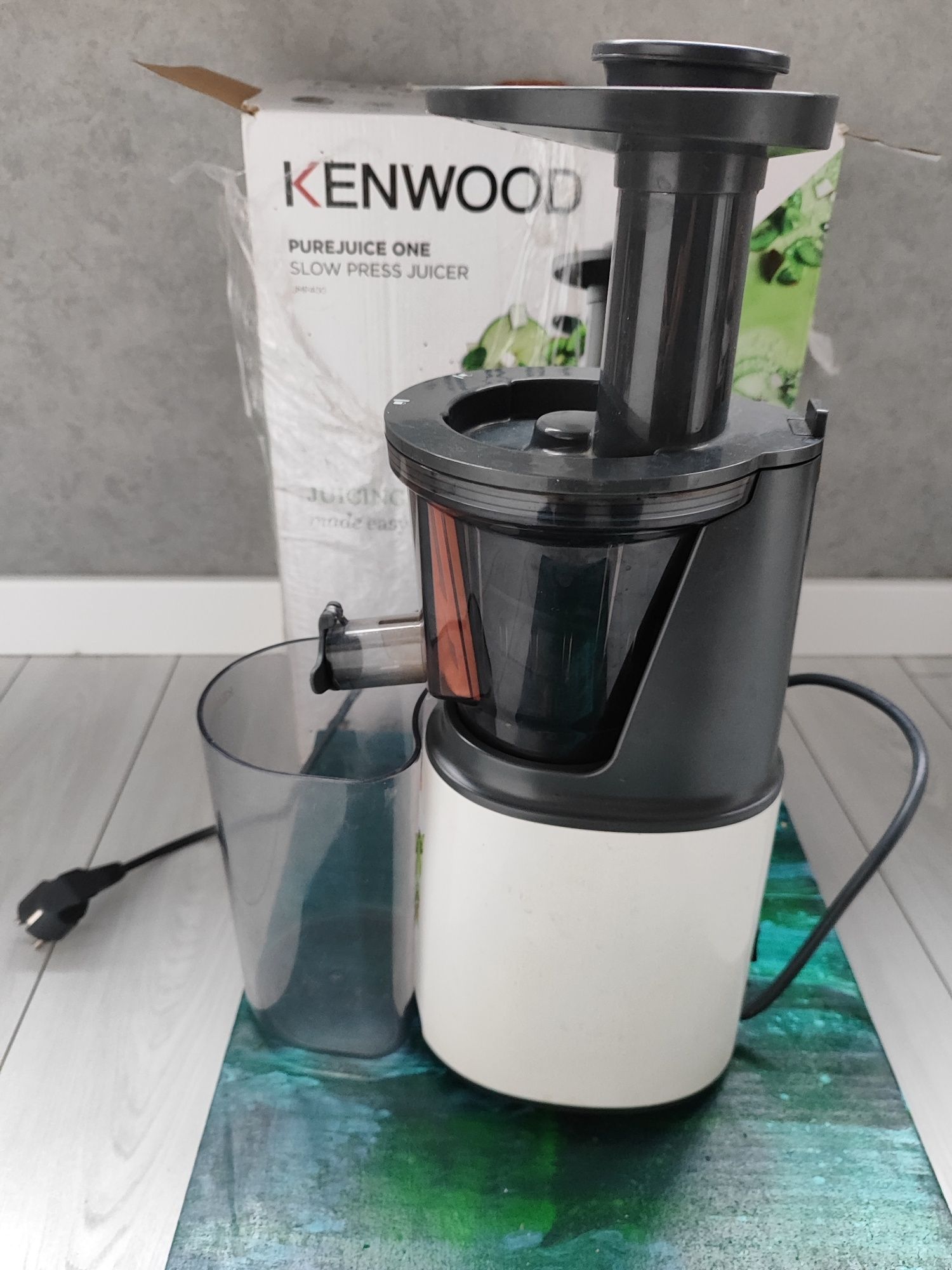 Соковыжималка Kenwood JMP 400WH