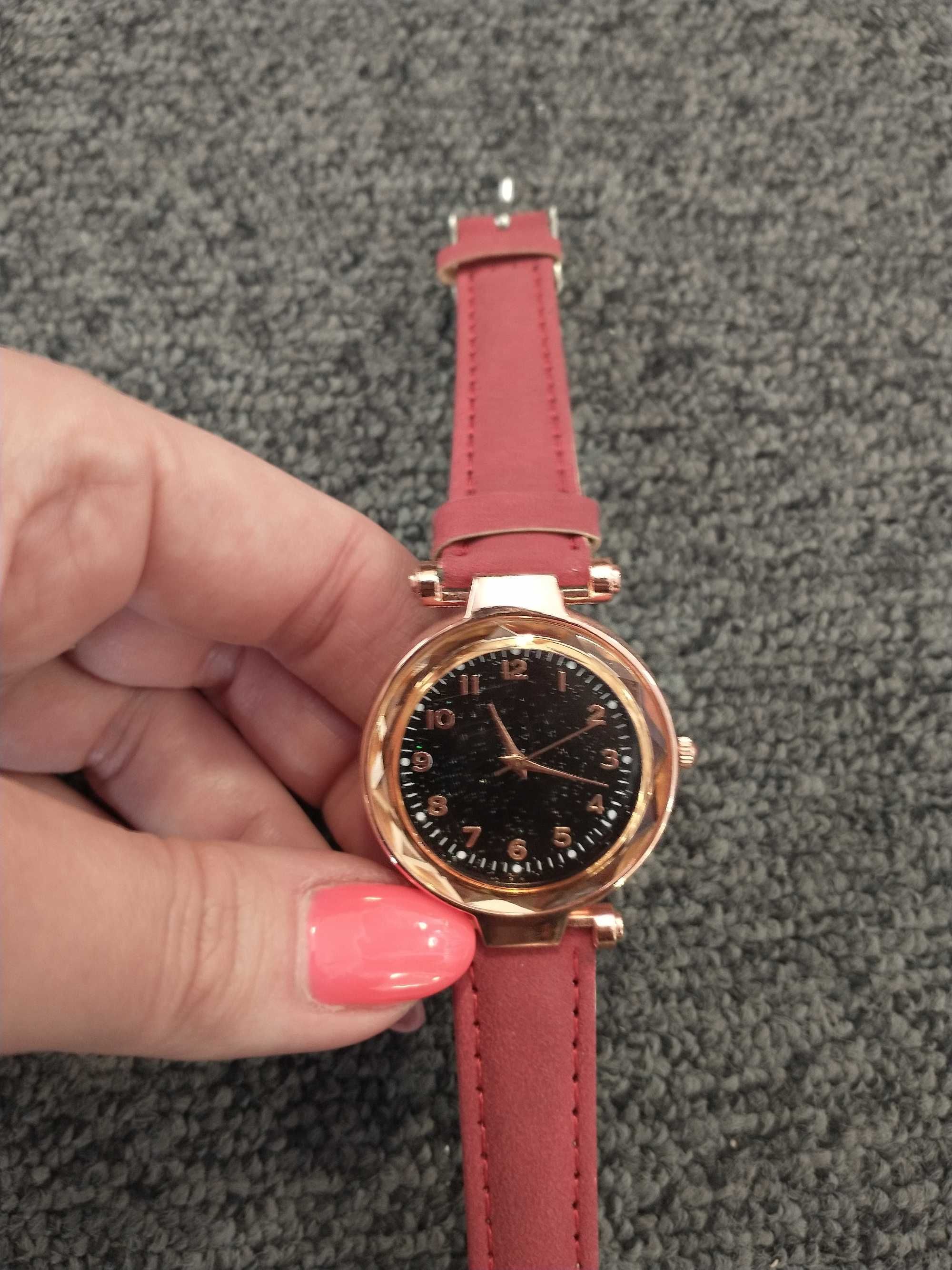 Nowy zegarek damski młodzieżowy czerwony złoty czarny diament