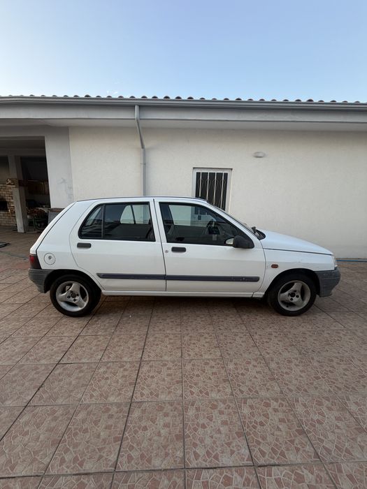 Renault Clio 1994 / aceito retoma de moto 125