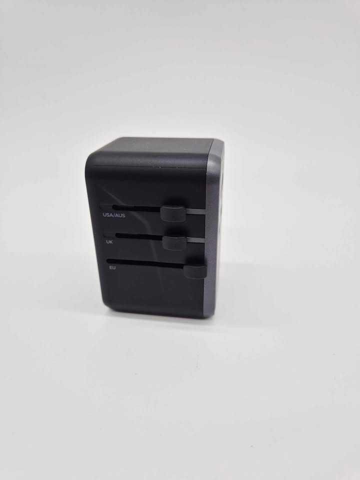 Ładowarka MOMAX Global 70 W, uniwersalny adapter z 2 USB, 3 USB C