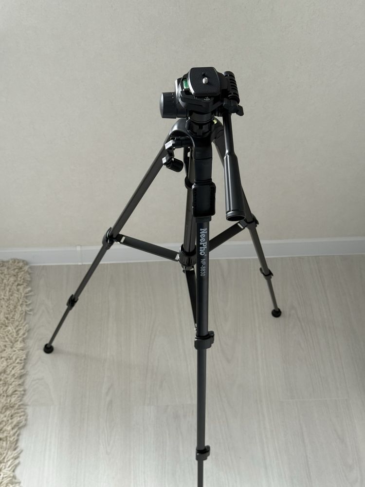 Штатив NeePho 8830 (210см)