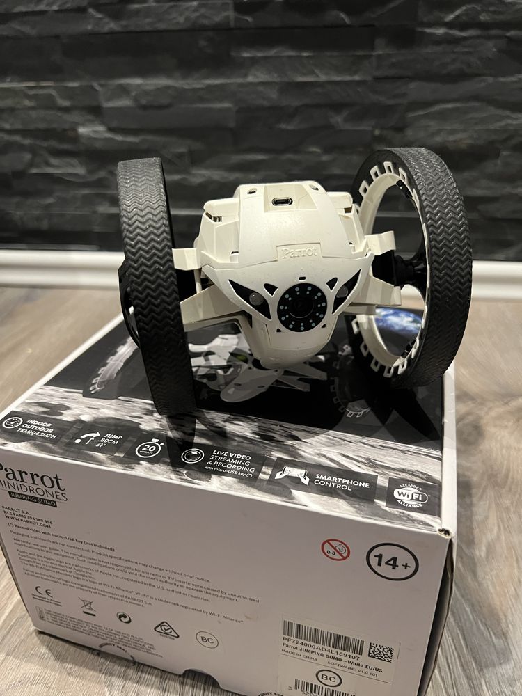 Parrot mini dron Jumping Sumo