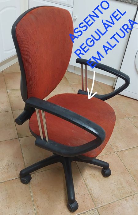CADEIRA DE SECRETÁRIA,PC,ESCRITÓRIO.Casa,Quarto,Sala,Cozinha,Garagem.