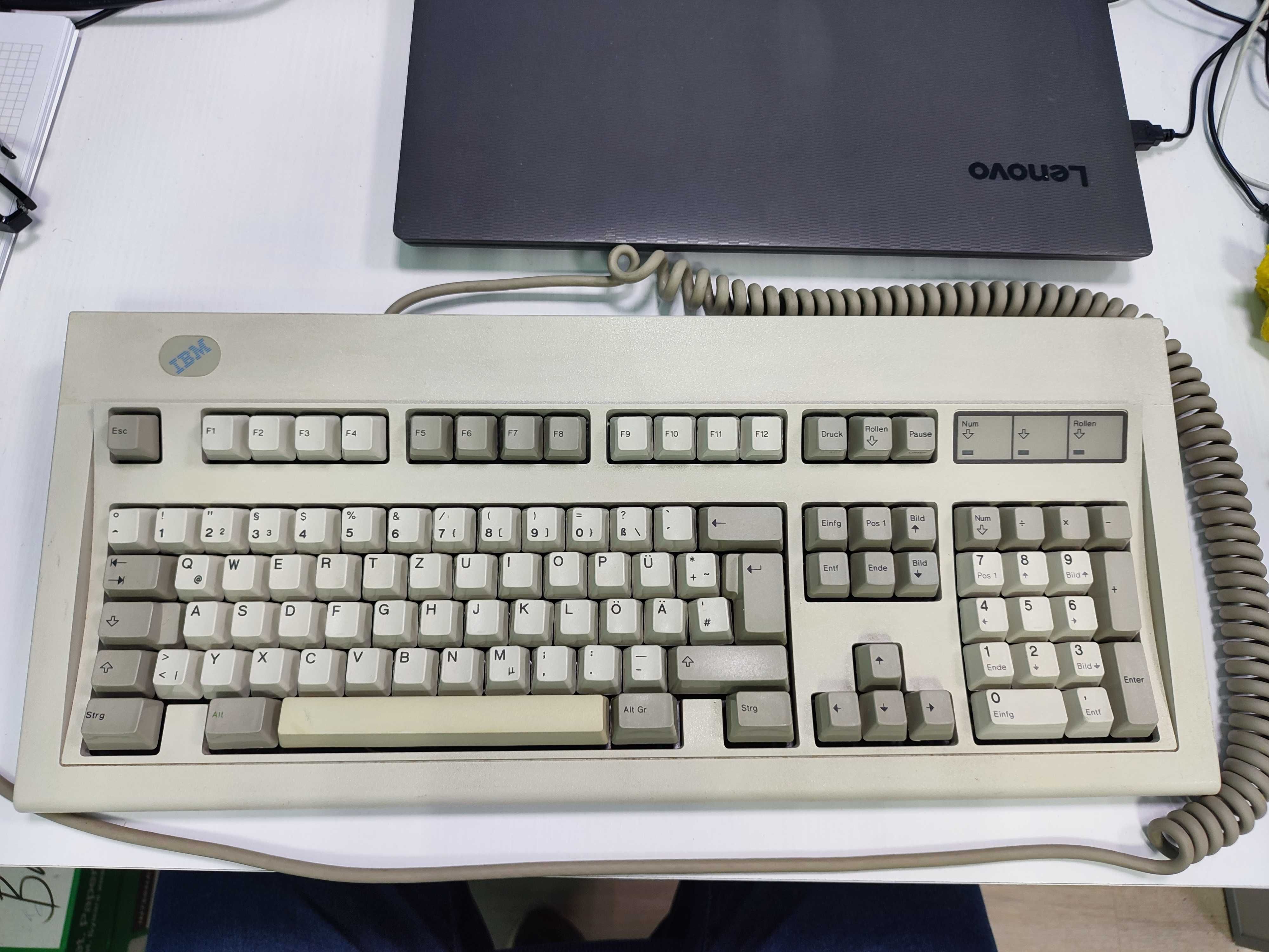 Клавіатура IBM model M