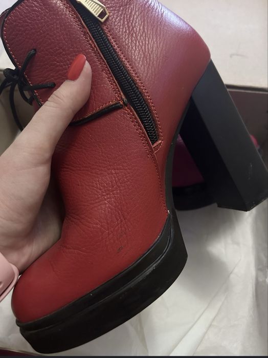 Червоні ботильйони