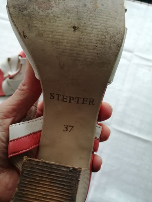 Продам жіночі шкіряні сапоги, сапожки  босоножки STEPTER