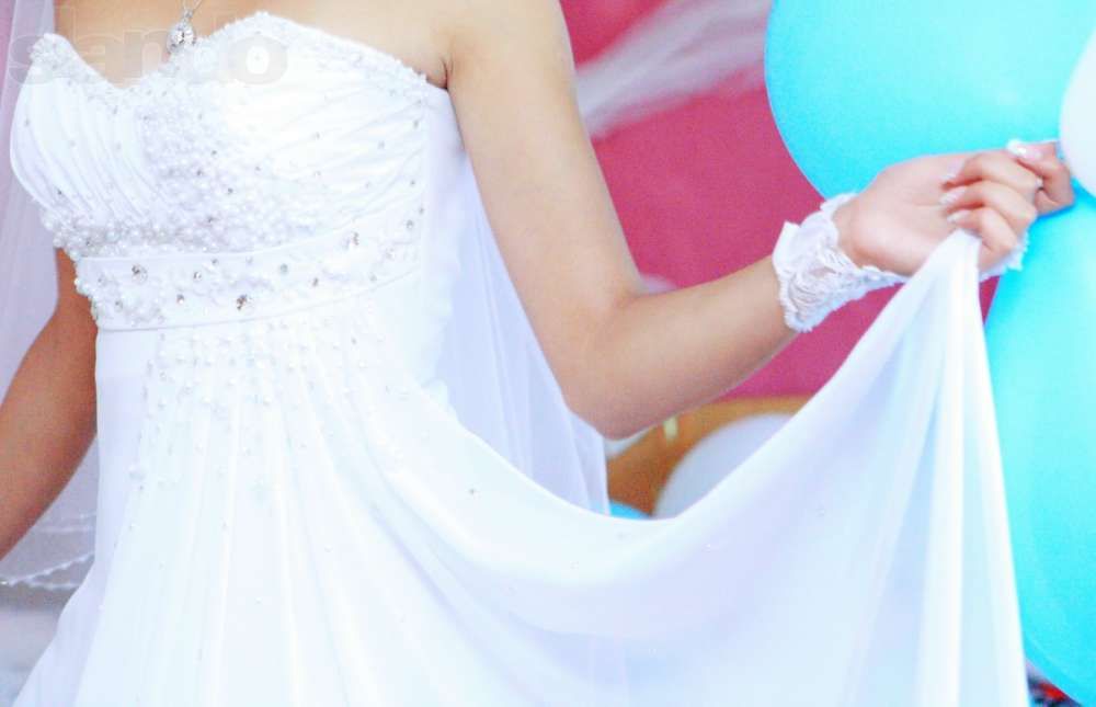 Продам свадебное платье недорого!