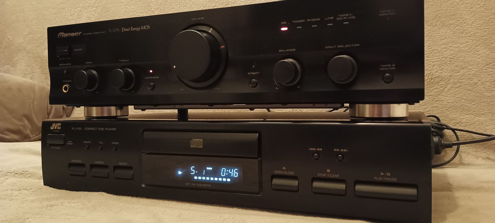 Zestaw JVC XL-V120 Pioneer A-109