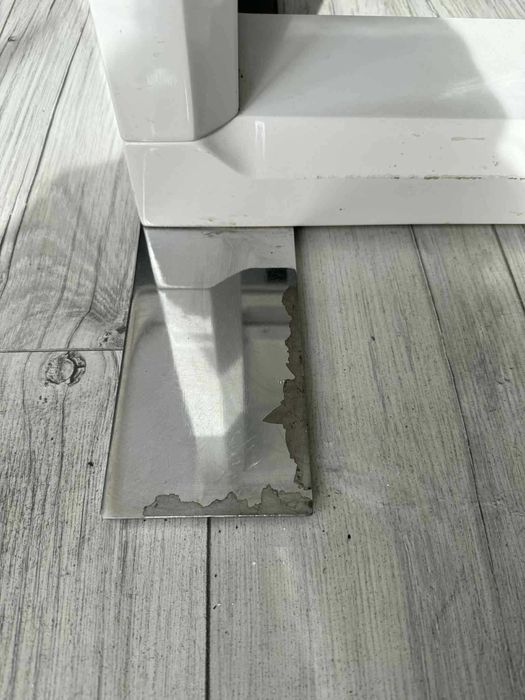 Sprzedam stół biały lakierowany