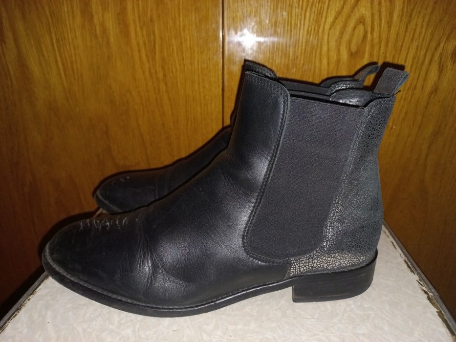 Чёрные ботинки с нюансами