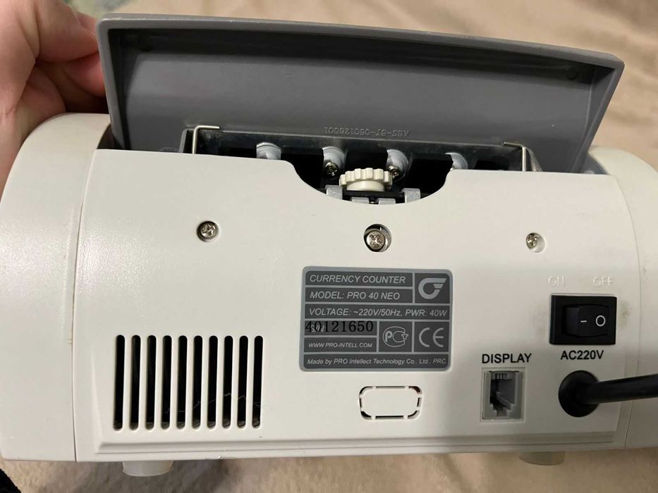 Лічильник банкнот Pro 40 neo