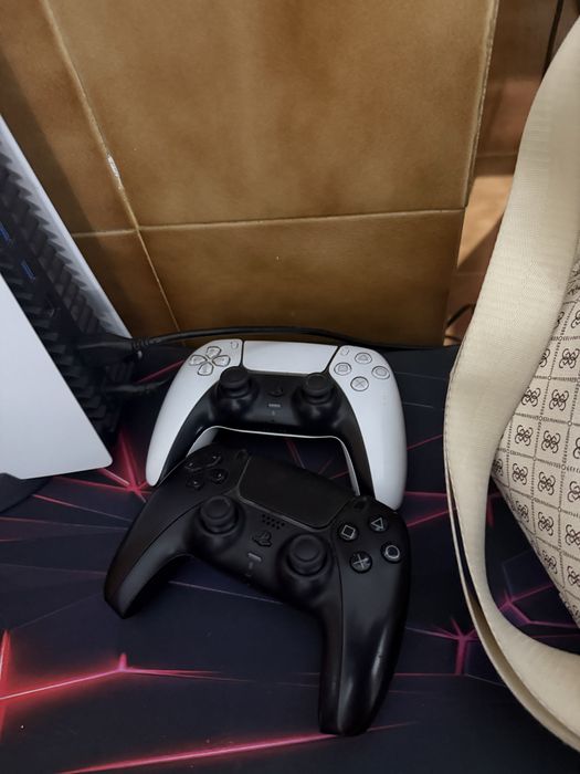 Ps5 com 2 comandos
