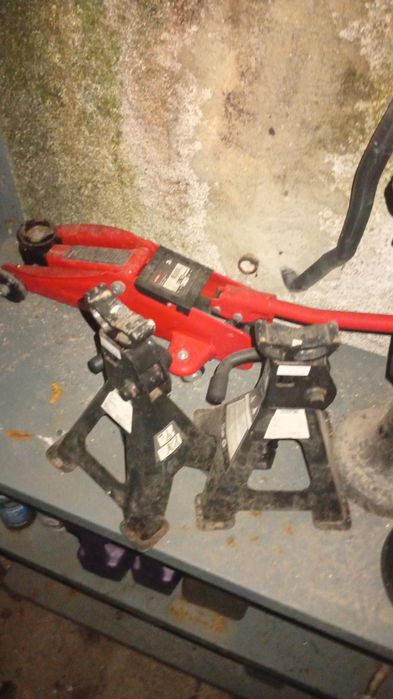 3 macacos elevatórias carros