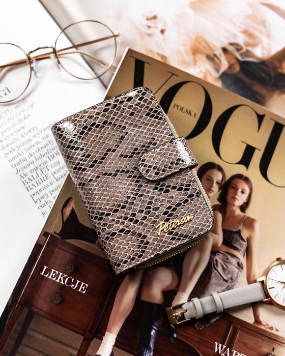 kompaktowy portfel damski z egzotycznym wzorem - peterson