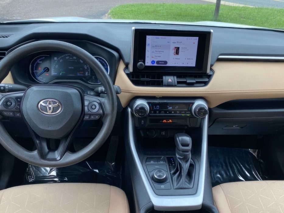 Toyota RAV4      2023