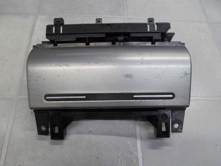 AUDI A4 B6 POPIELNICZKA PRZOD 8E0857951F