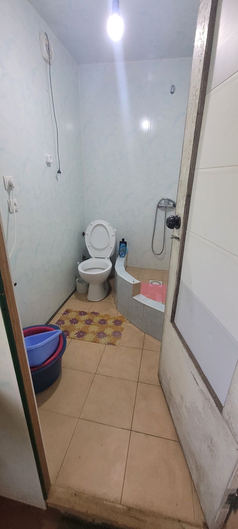 Продам ділянку серед соснового лісу з будинком!