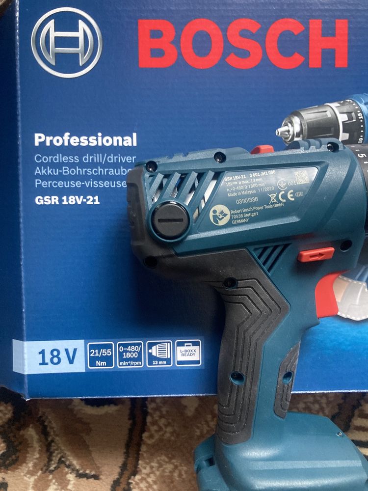 Шуруповерт Bosh Professional 18v-21