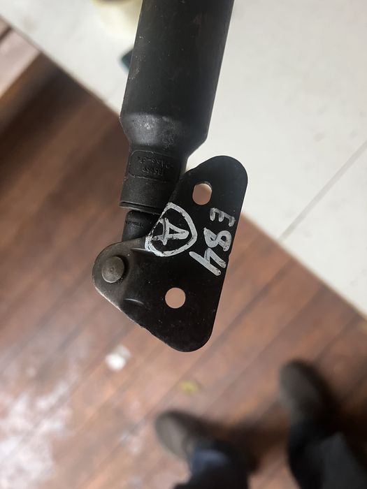 Амортизатор крышки багажника ляды bmw e84