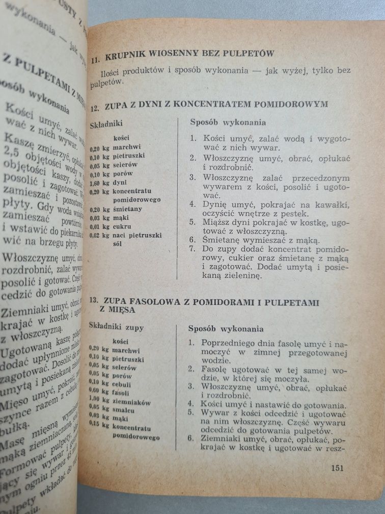 Żywienie dzieci i młodzieży w szkole - Książka