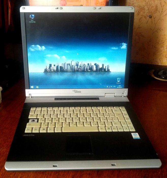 Fujitsu Siemens Amilo Pro V2030 (Win 8.1) в коллекцию. Возм. обмен