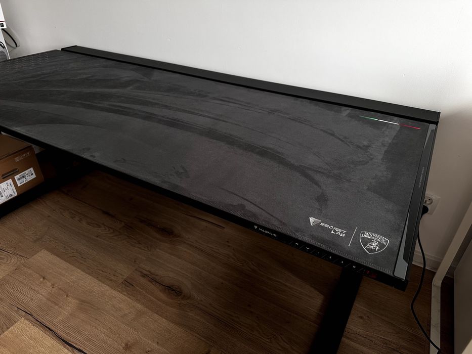 Sprzedam biurko SECRETLAB Magnus pro XL