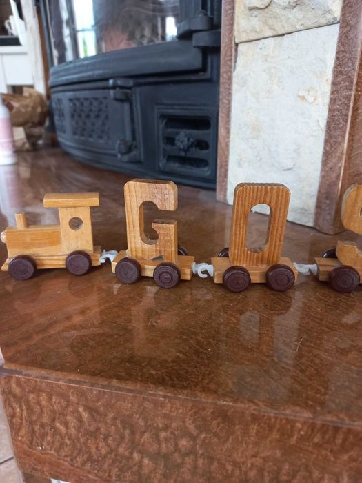 pociąg GOSIA literki, wagony, lokomotywa dekoracja
