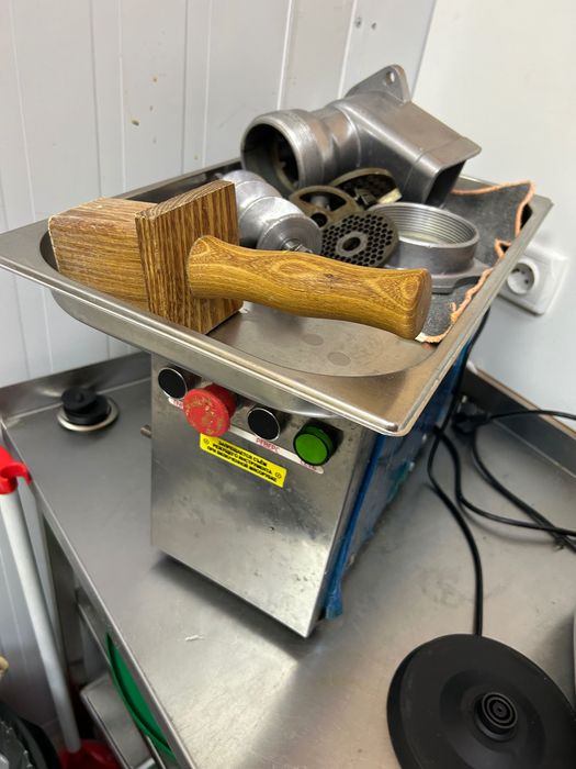 Мясорубка промышленная