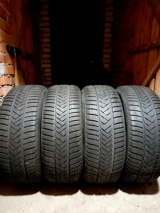 NIE NAPRAWIANE opony zimowe Pirelli 235/65/17.