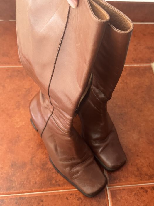 Botas de cano alto em Pele