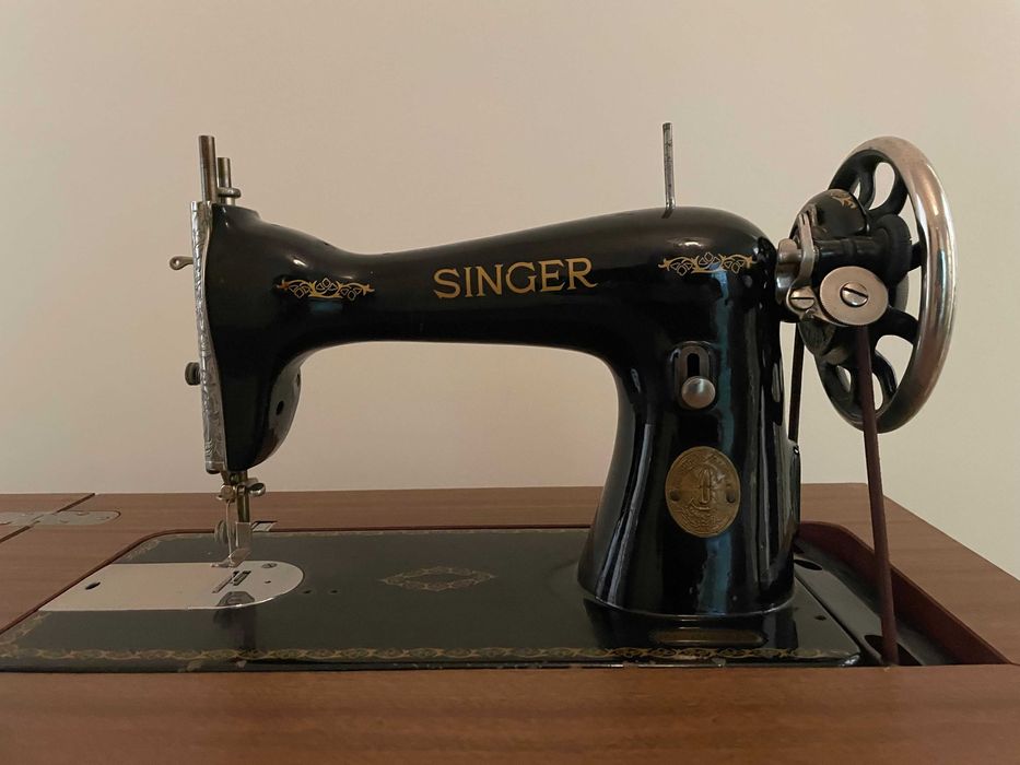 Máquina de Costura Singer